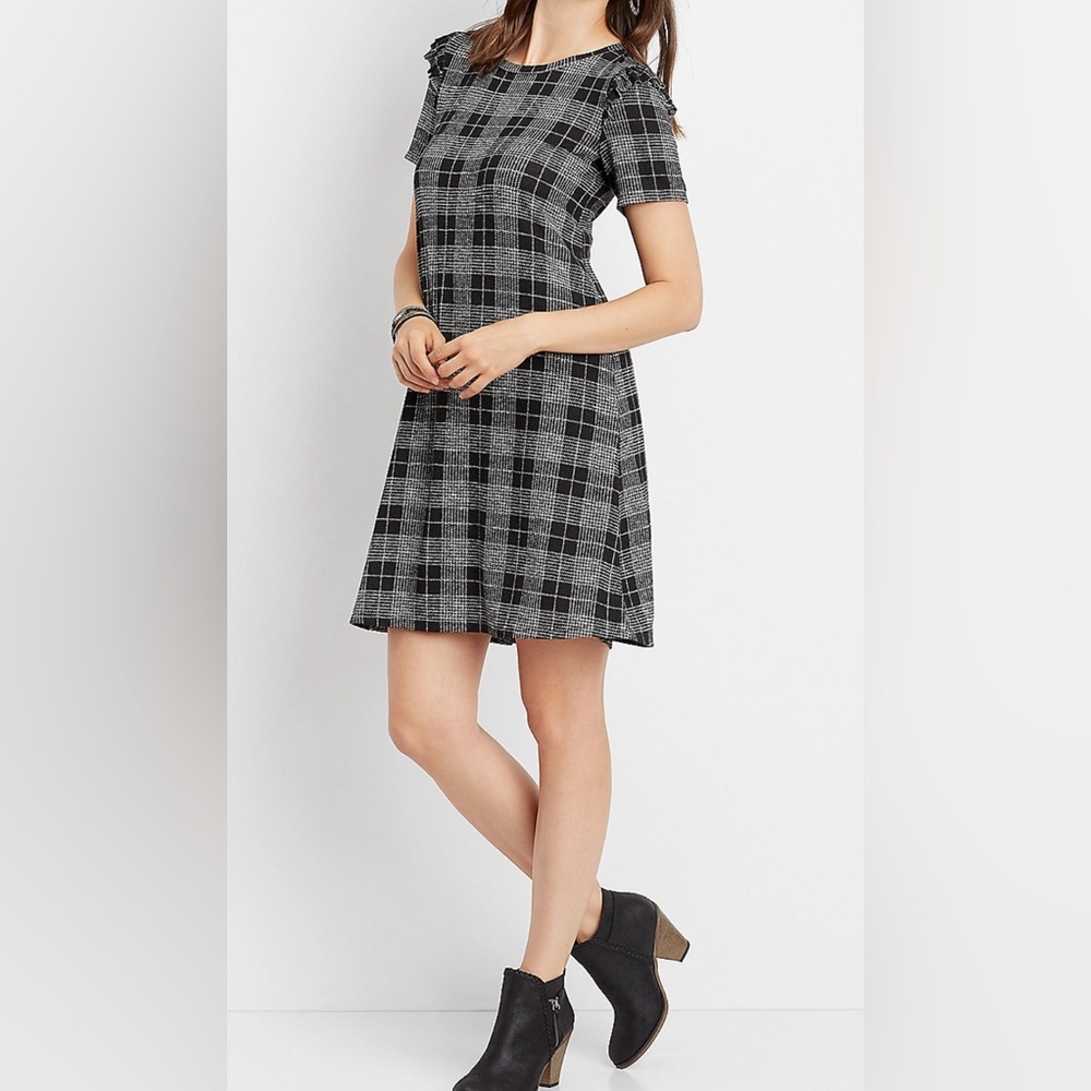 Maurices- Black/Gray Ruffle Cap Sleeve‎ Dress - Black/Gray - Size Medium